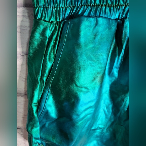 Shiny Mermaid metallic shorts Pesion sz Large.  Womens size L fit more like a M - Picture 6 of 7